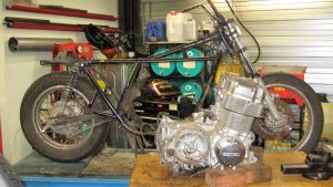 Restauratie, renovatie, verbouwen, tune van een HONDA CB 750 K7 UIT 1979