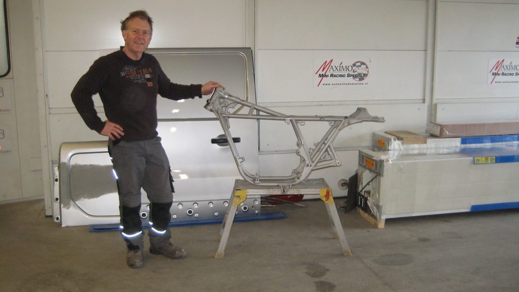 frame gespoten door MAXIMO